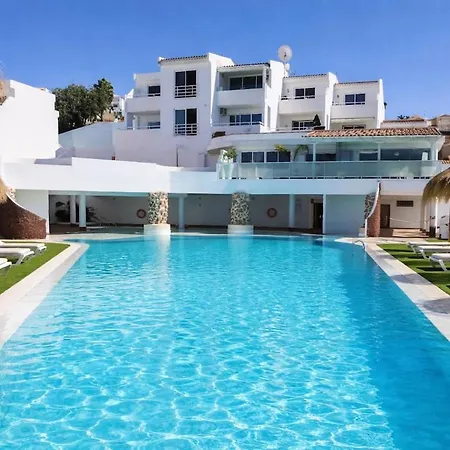 Island Pool Escape Apartment