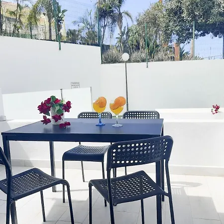 Island Pool Escape אדחה